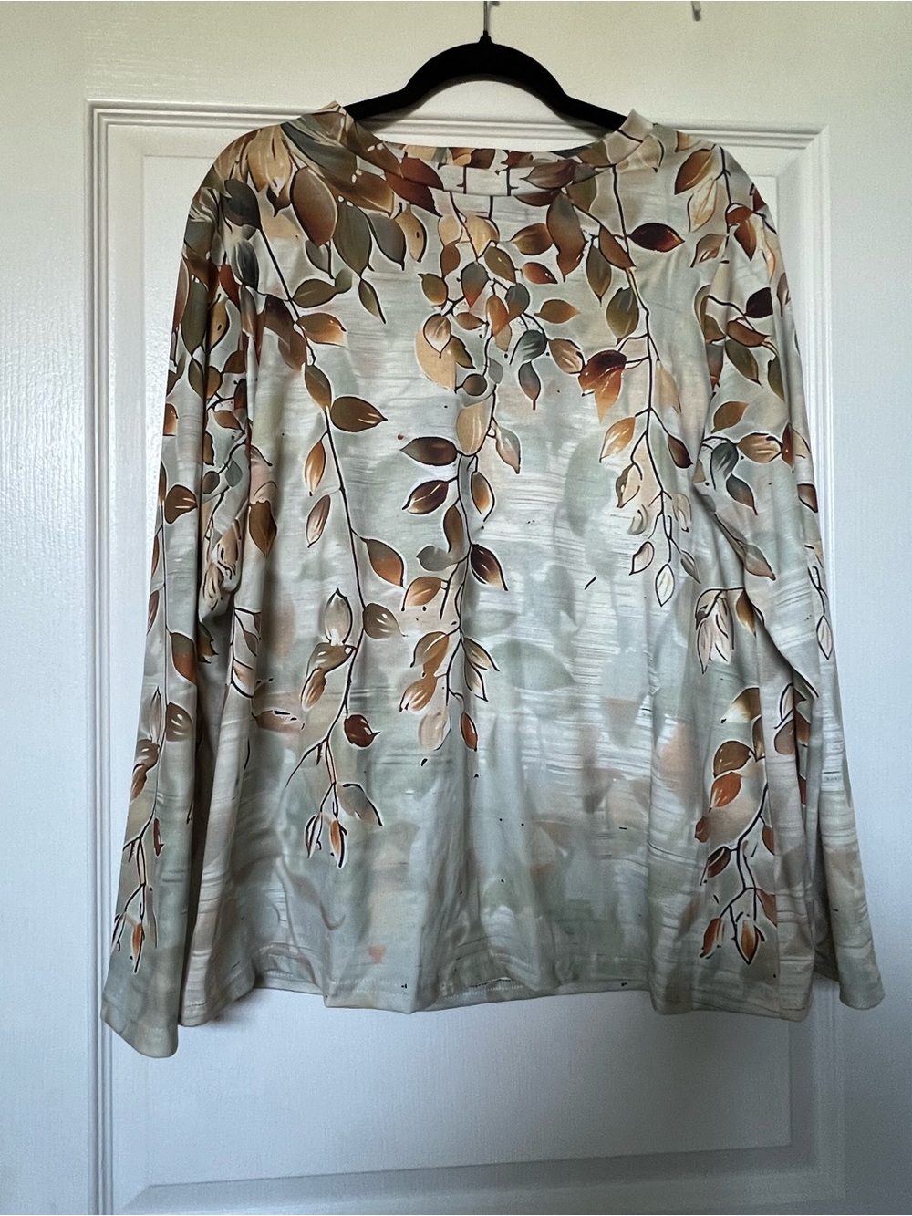 Leaf Print Long Sleeve Top in Sage and Tan